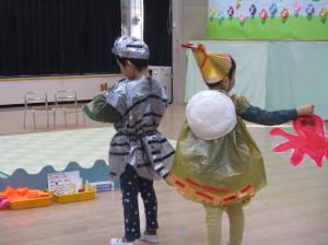せ３