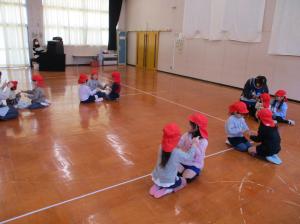 リトミック３りんご