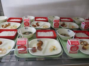 R8．5月 3歳児給食１