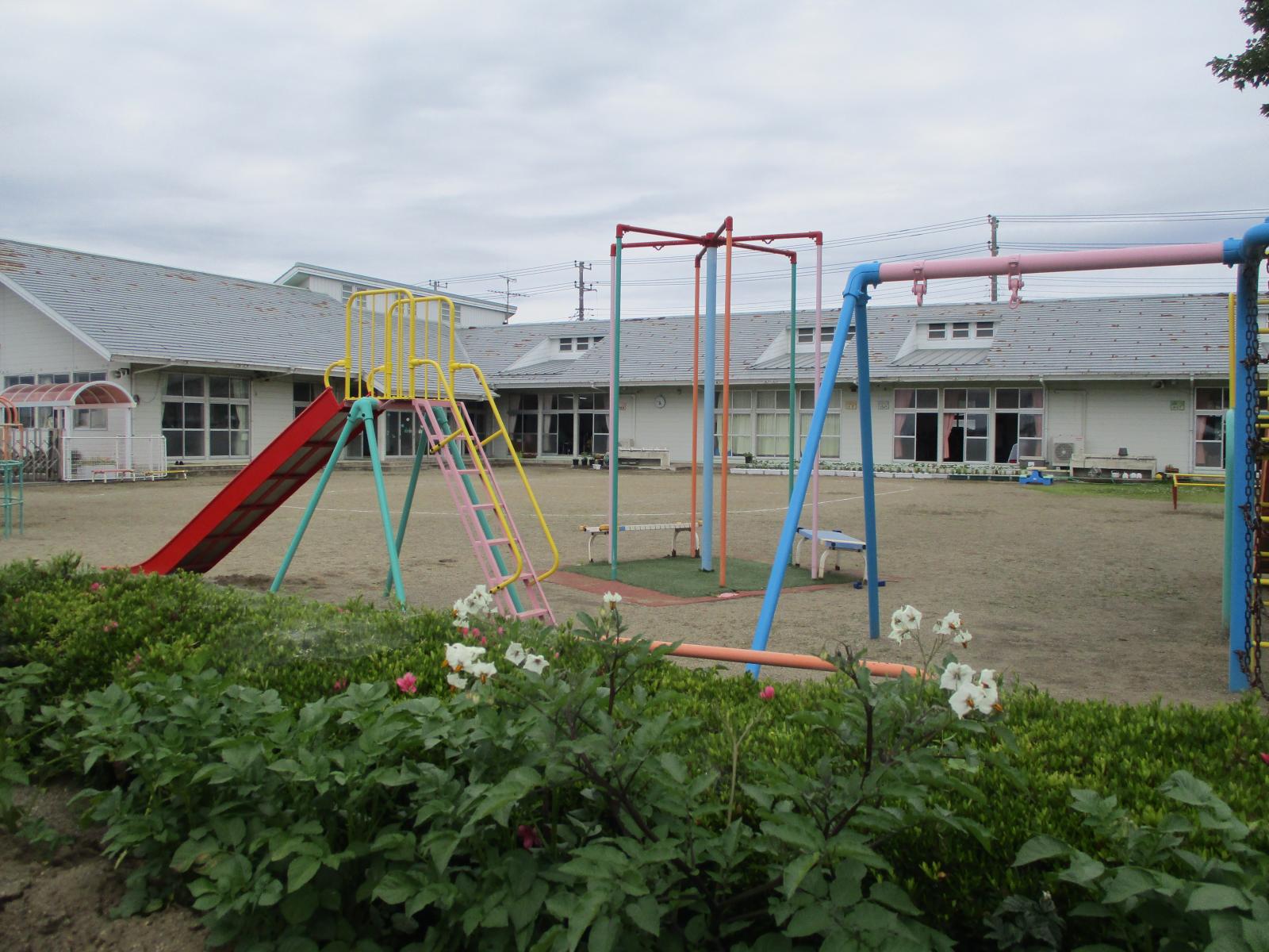 大穂幼稚園外観