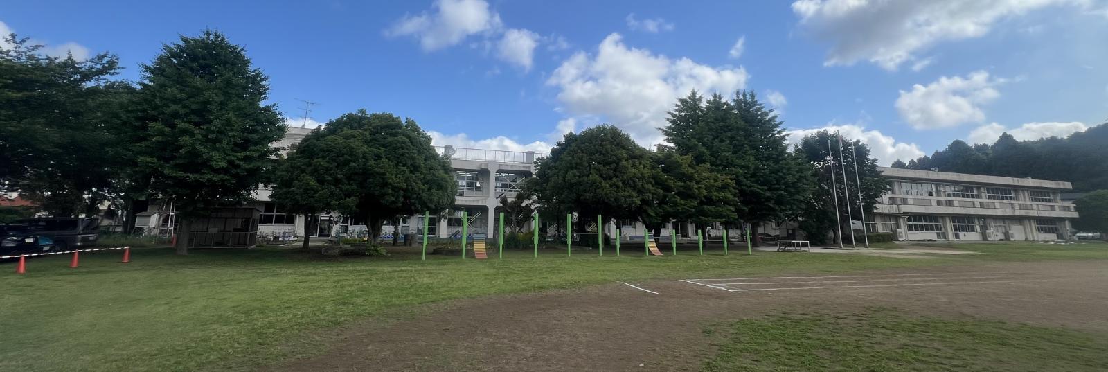 九重小外観初夏