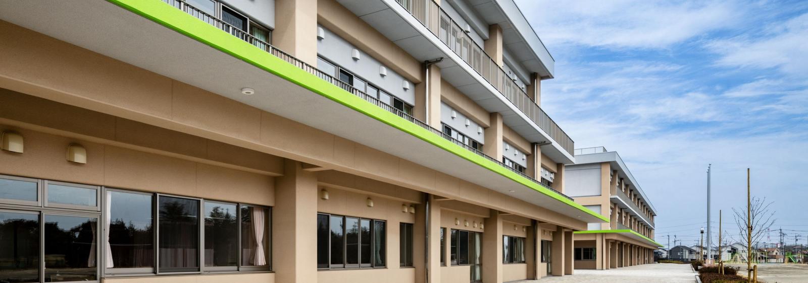 みどりの南中学校校舎風景４