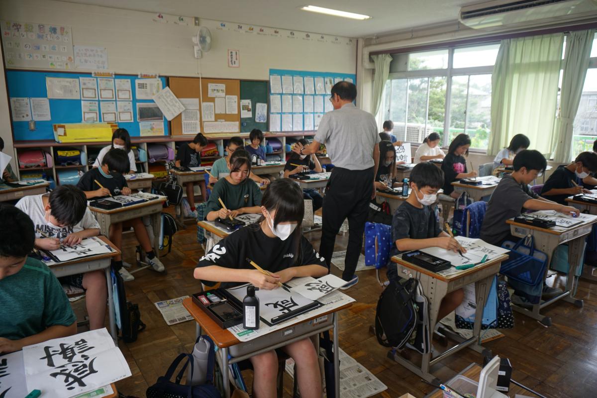 気持ちを筆に込めています