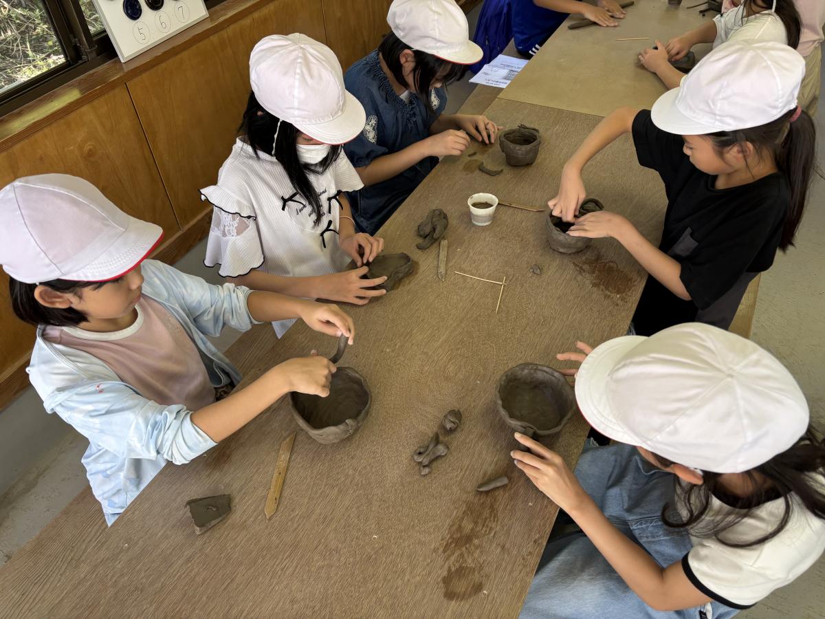 【4年生より】陶芸終了学校へ向かいます