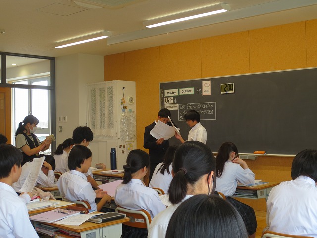 10月6日(月) みんなの前でロールプレイに挑戦 9年生 英語