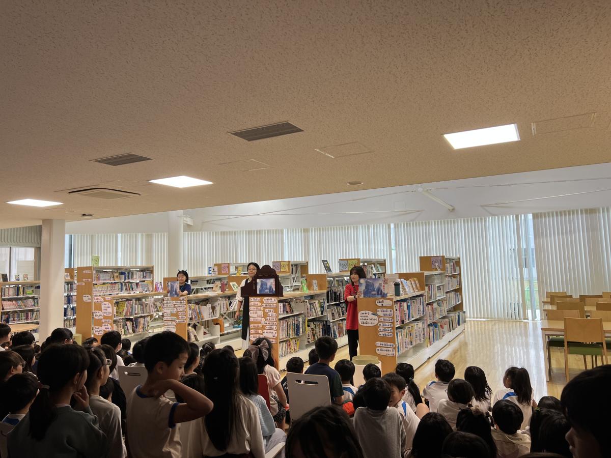 「泣いた赤鬼」 図書司書の先生方による読み聞かせ会