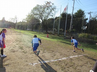 5・6年生 体育(ハードルと幅跳び)