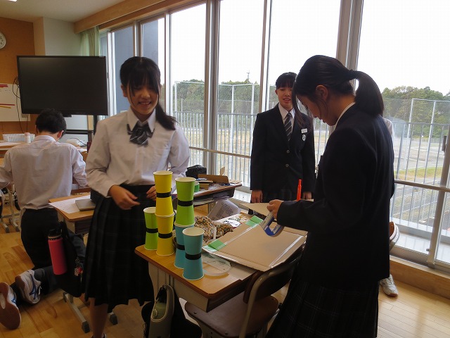 10月21日(火) 幼児が喜ぶおもちゃ作り 9年生 家庭分野