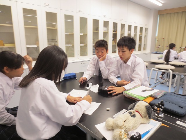 10月21日(火) 光の性質 7年生 理科