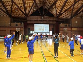 5・6年生交流 5年宿泊学習キャンプファイヤー練習