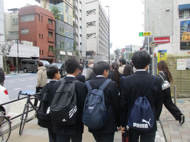 8年生 企業訪問