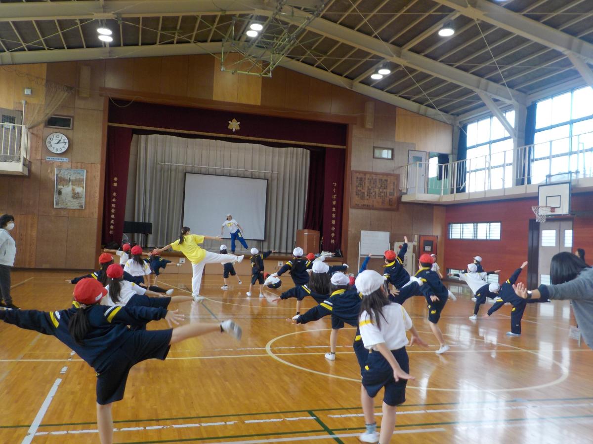 1年生 ダンスに挑戦!