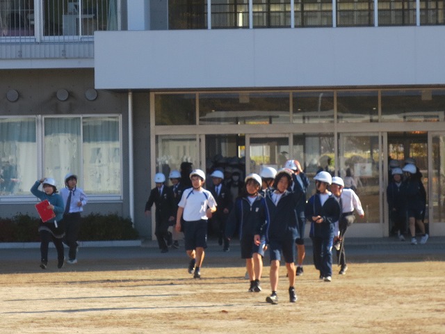 12月1日(月) 虹色学園 避難訓練