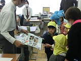 12/2 9学年「幼稚園生によるお礼訪問」