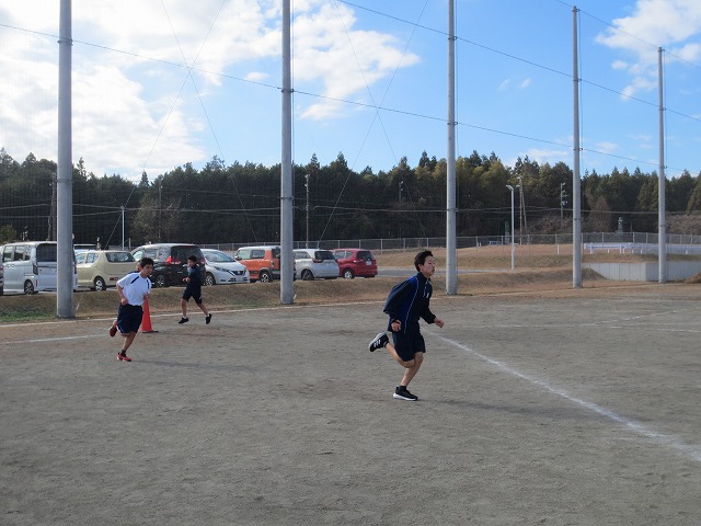 12月9日(火) 持久走が始まりました! 7年生 体育