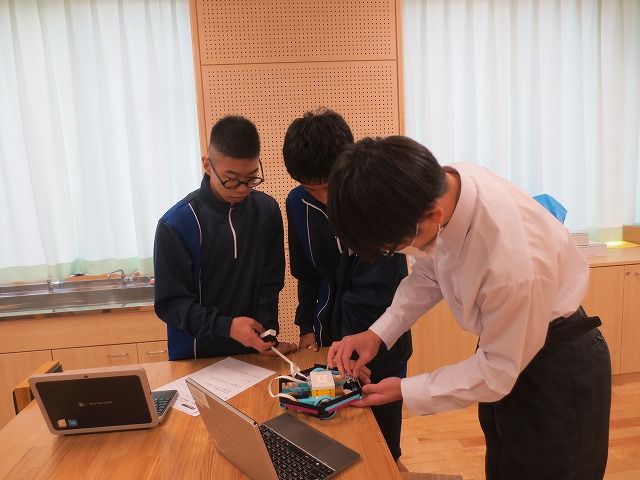 12月10日(水) 計測・制御システム 8年生 技術分野