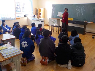 かつらぎ小読み聞かせの会の皆さんが、読み聞かせをしてくださいました!
