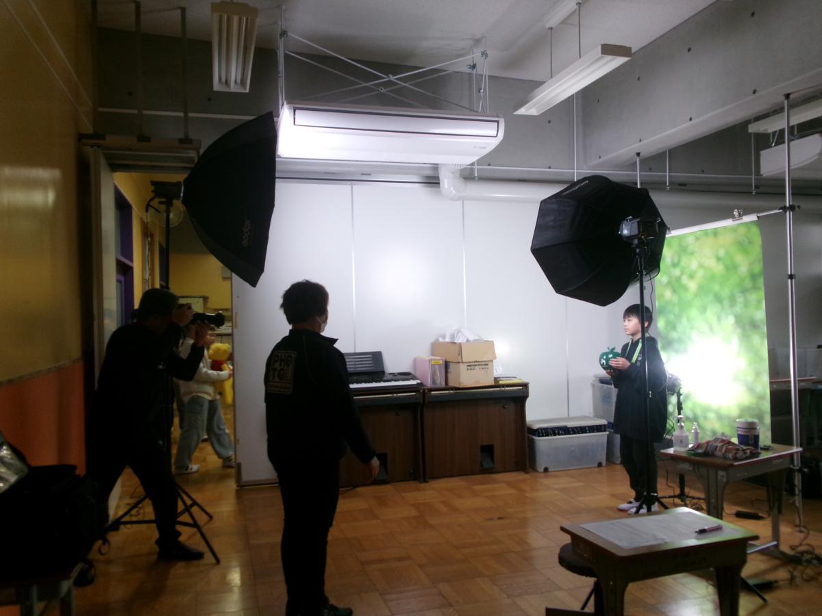 【6年】卒業アルバムの個人写真を撮影しました。