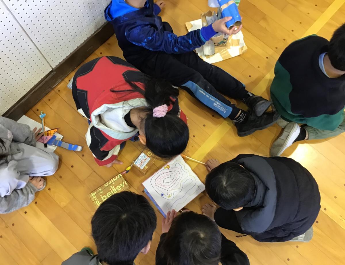 【2年生】1年生とのおもちゃまつり