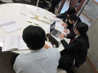 1/22(木)高校受験に向けて谷田部塾で勉強しています。