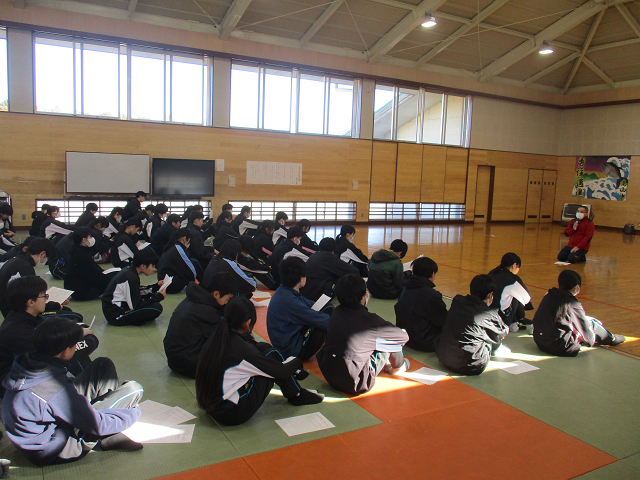 修学旅行に向けて集会を行いました