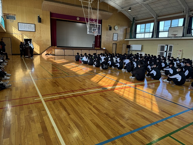 自然体験学習後の学年集会を行いました。