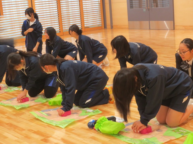 1月28日(水) 応急処置の仕方 8年生 保健体育