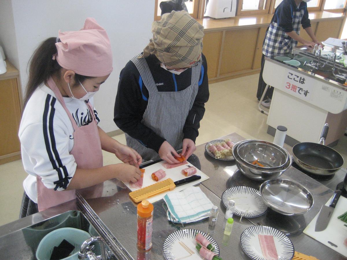6年生 調理実習をしました