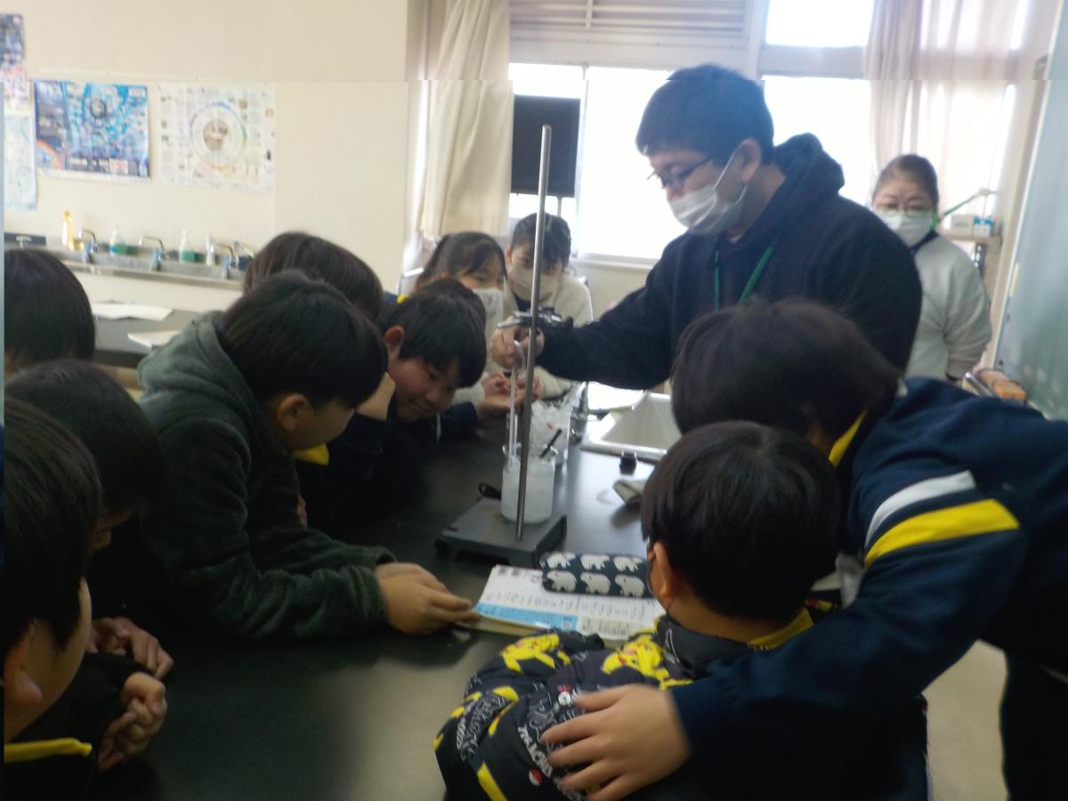 4年生理科 氷と塩でマイナスの世界へ