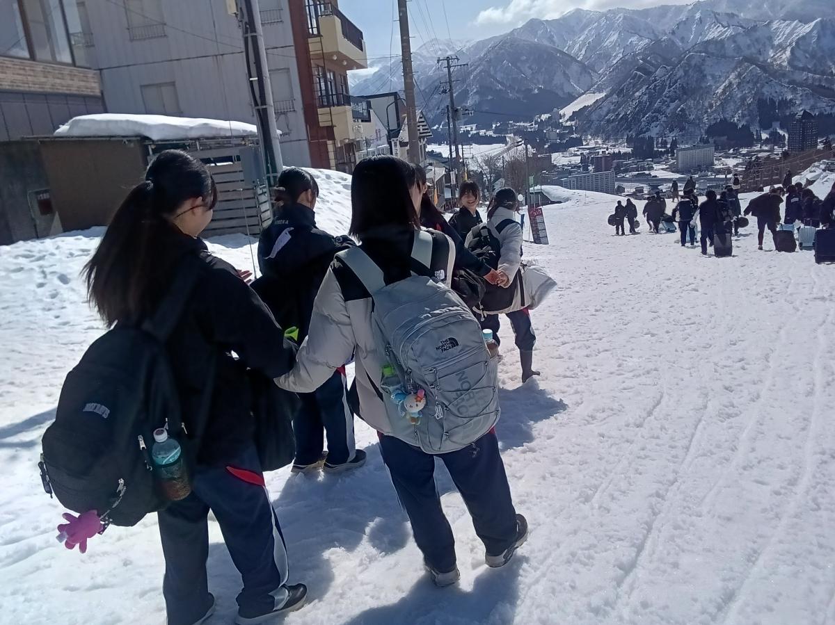 7年生自然体験学習3日目ホテル出発