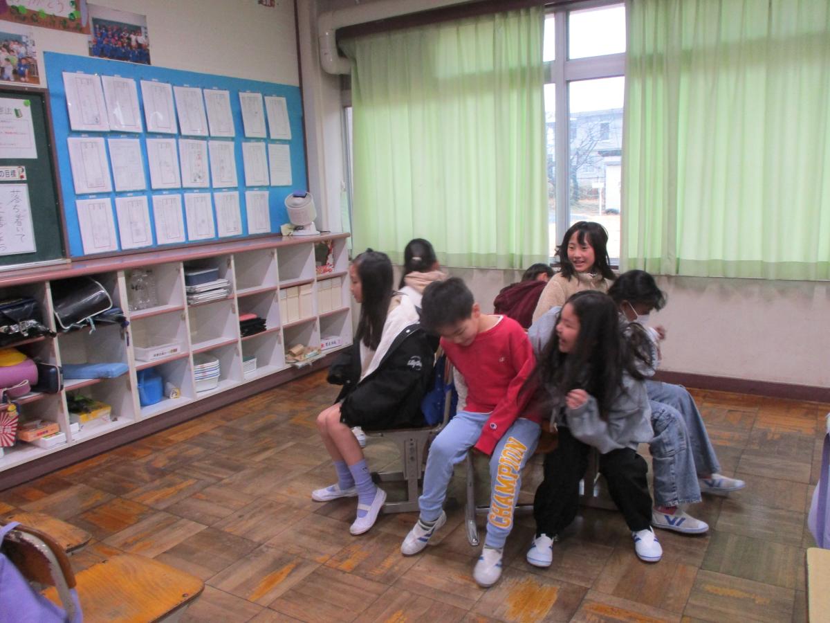 雨でも工夫して楽しく遊びました!