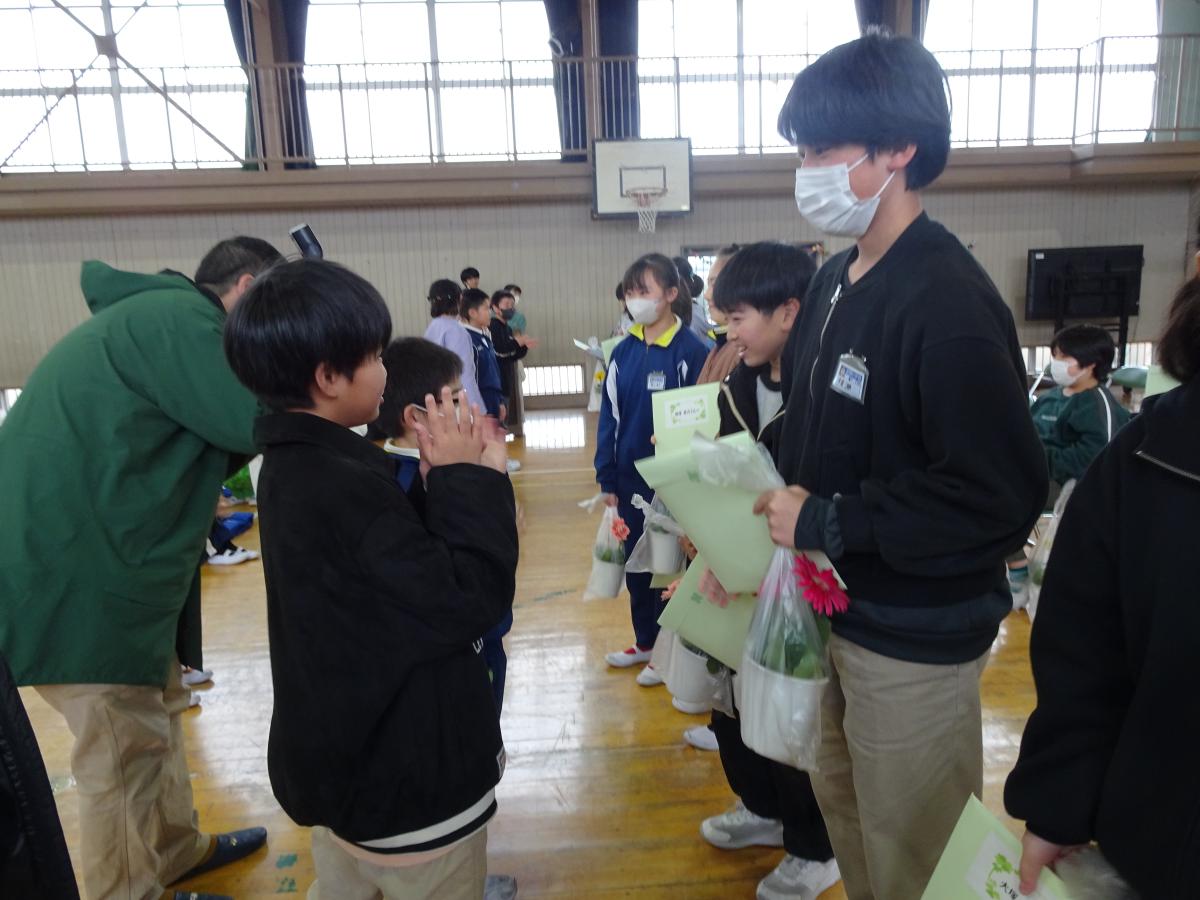 6年生を送る会を行いました