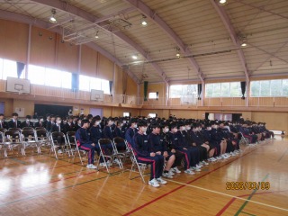 全校集会を行いました
