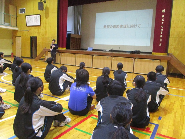 学年集会を行いました。