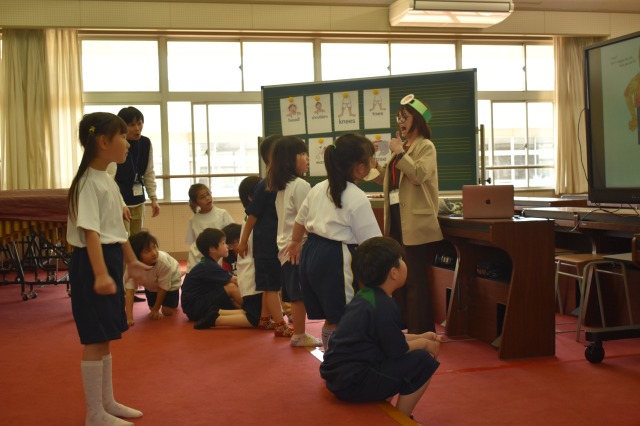 わくわく英語! みんなで楽しく学んだよ♪