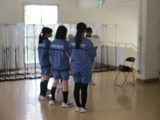 4月22日(水)8年生 音楽