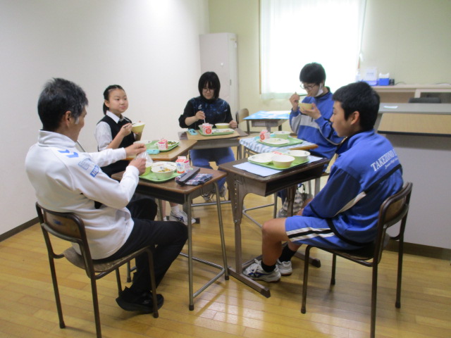 4月24日(金)ランチミーティング