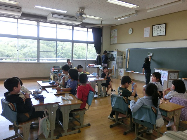 給食のあとは…みんなで歯磨きタイム