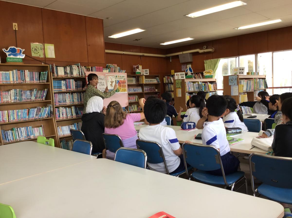 【4年生】ミニ図書館をつくりました!