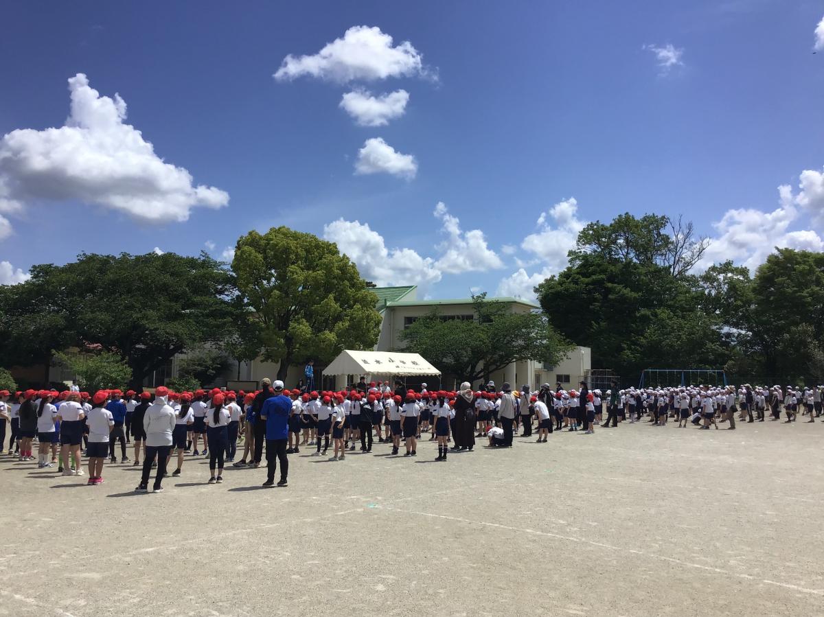 【5年生】開会式、閉会式の練習を行いました。