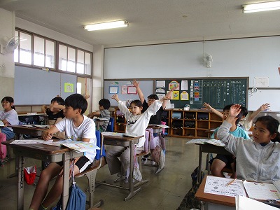 4年生 楽しい外国語活動!