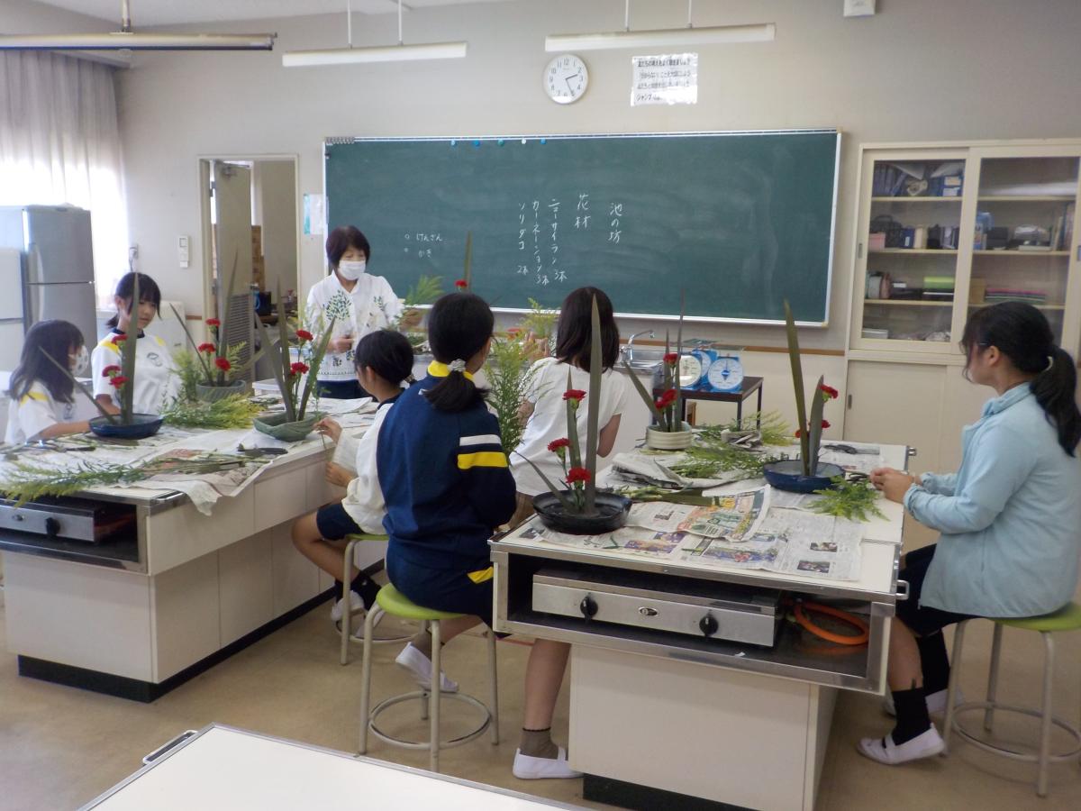 日本の伝統文化に触れる:生け花のたしなみ