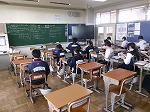 市総体に参加していない生徒達も自習時間を活かしています