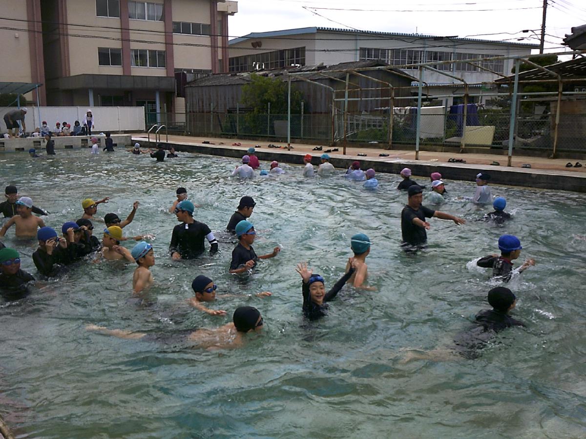 水泳学習が始まりました!(高学年ユニット)