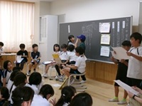 4年生学年会議を行いました