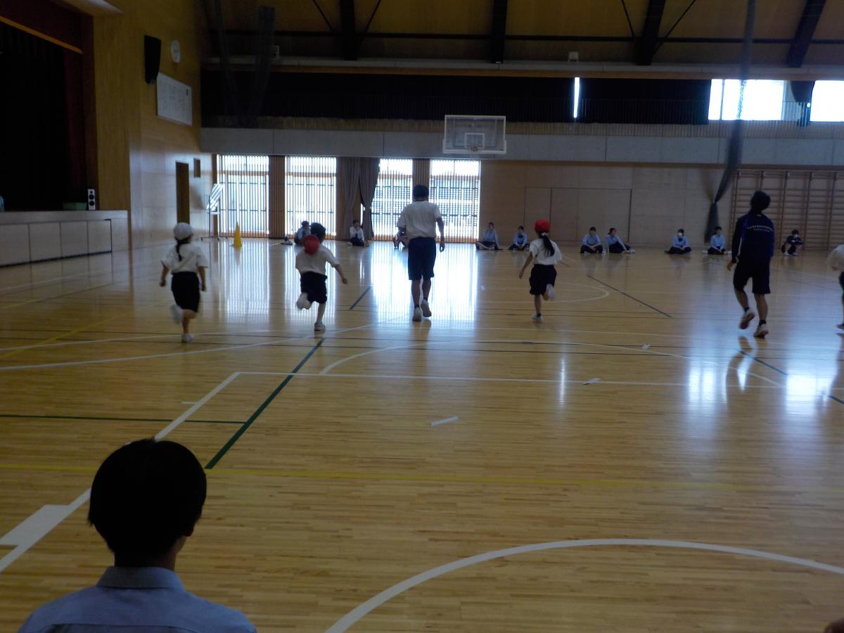 【1年生】お兄さんお姉さんたちと一緒に学習しました。
