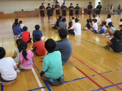 【学校より】親子でラグビー体験