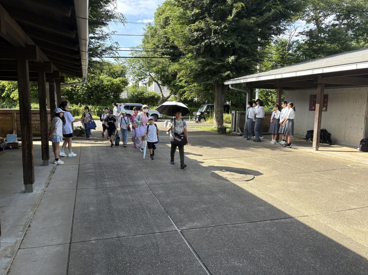 洞峰学園あいさつ運動を実施しました!