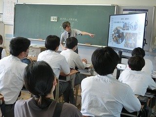 6/23 9学年「高等学校の先生の話を伺う会」