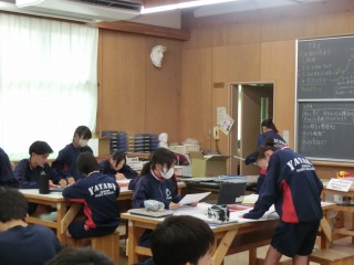 【8年生】6月23日 美術の授業